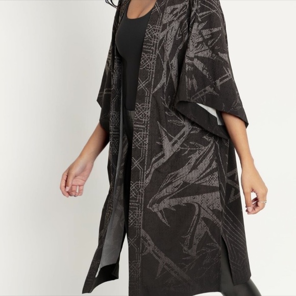 WITCHER SCHOOL ROBE SIZE SMALL BM NWT - Picture 4 of 5